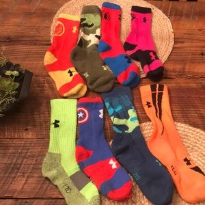 Box Lot/ 8 under Armour socks